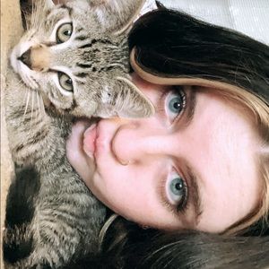 Meet your Posher, Sissy